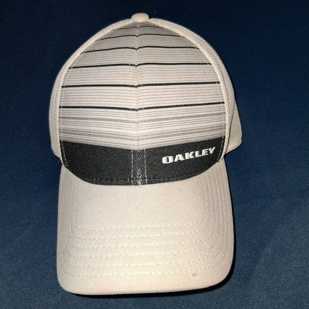 Oakley Black and Gray Men's Hat